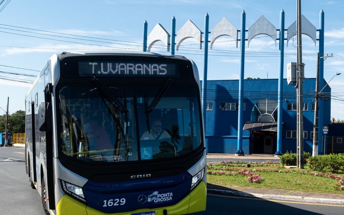 Rota Lilás leva orientação sobre violência doméstica a passageiras do transporte coletivo em Ponta Grossa