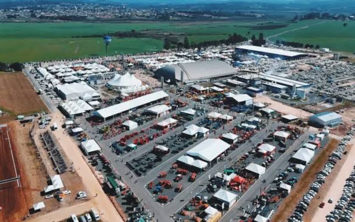 Agroleite 2026 movimenta R$ 612 milhões em negócios e reforça força do agronegócio nos Campos Gerais