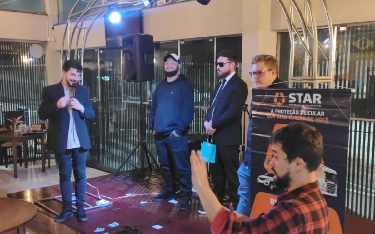 Piadas de Risco reúne novos talentos e revela vencedores em noite de comédia em Ponta Grossa