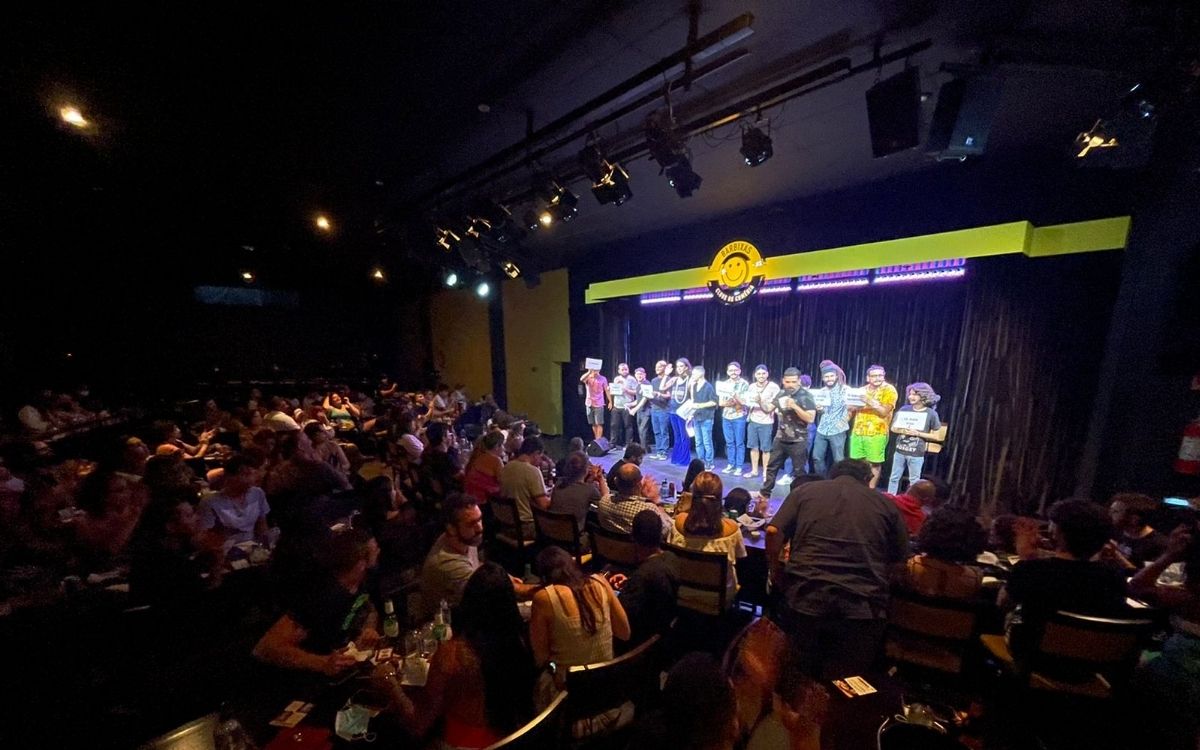 PROCURA-SE COMEDIANTE: Desafio Stand-Up A Mil abre inscrições com prêmio de R$ 1.000