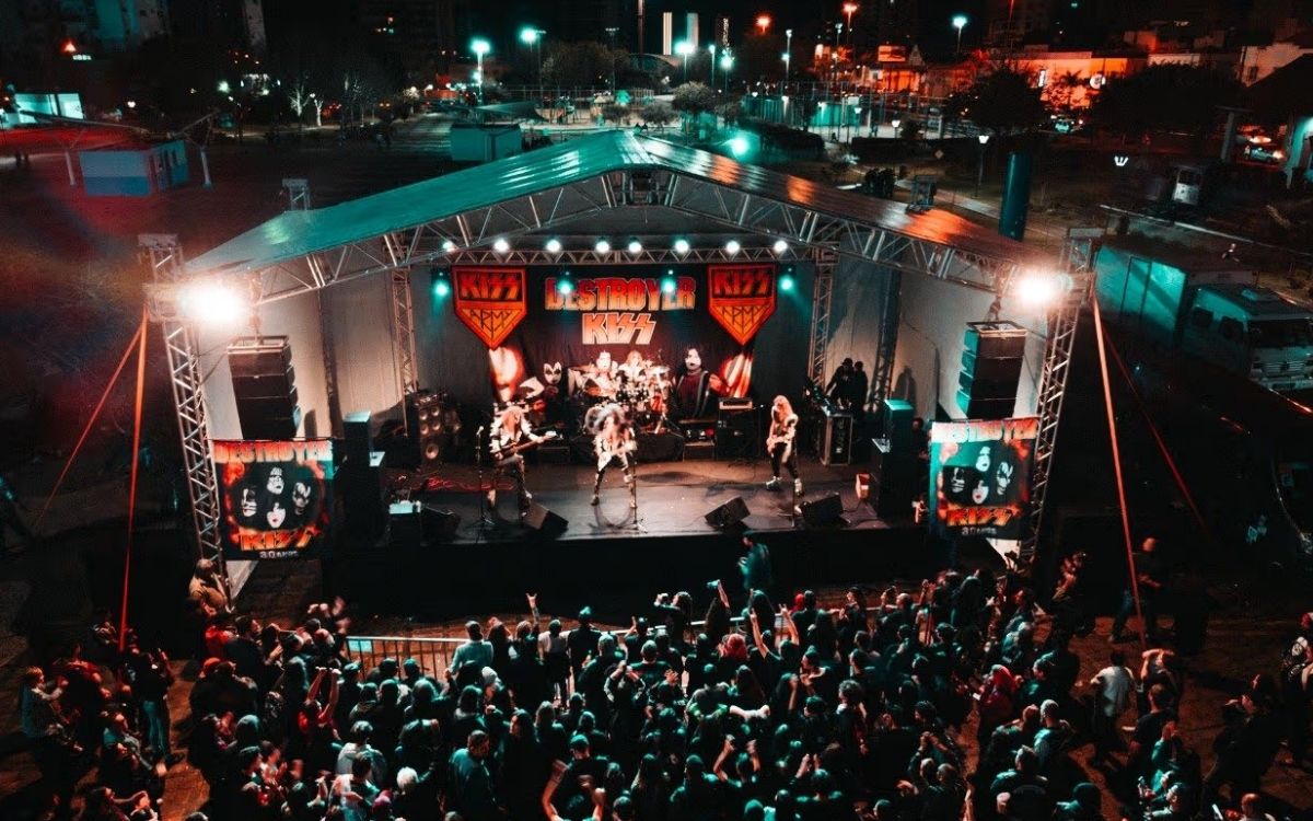 O projeto Sexta às Seis 2026 terá mais uma noite de música em Ponta Grossa nesta sexta-feira (9). A programação reúne diferentes estilos e propostas musicais, com apresentações da Hoovaranas e da Banda Casa Cantante, no Parque Ambiental.