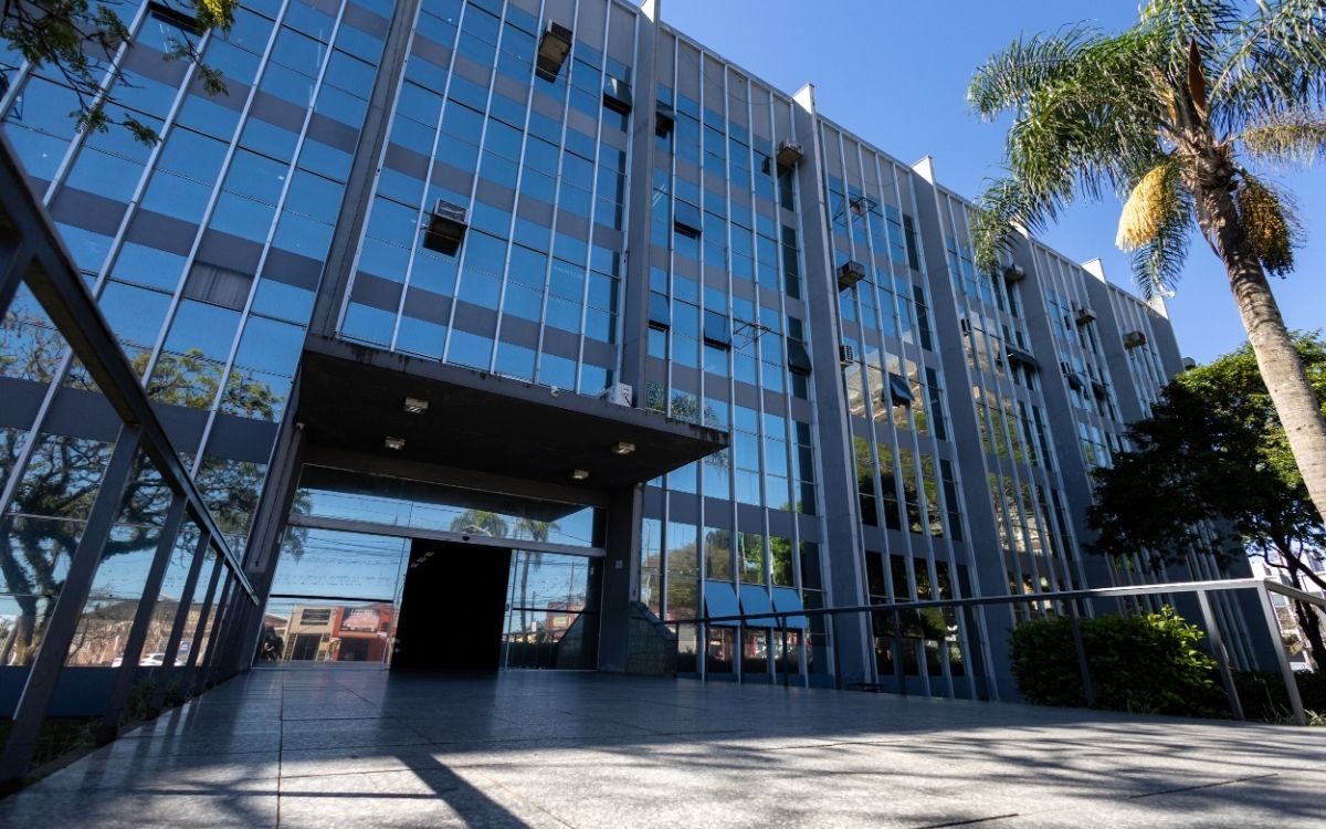 Prefeitura confirma antecipação do 13º salário para servidores; pagamento será nesta sexta (11)